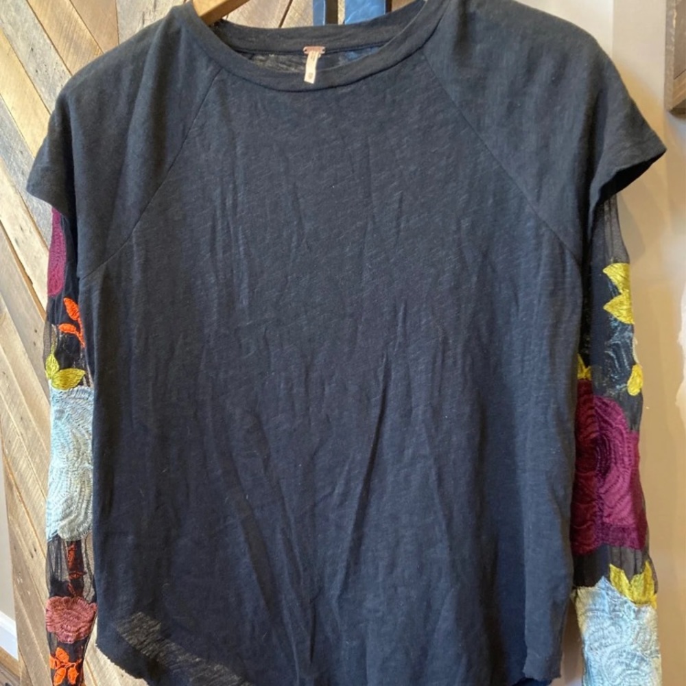 Women’s boho style long sheer sleeve Free People top